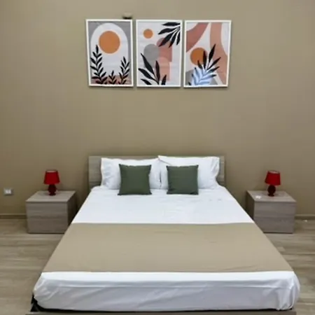 Center Apartment *