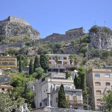 Center * Taormina