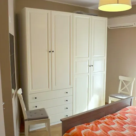 Center Apartment *
